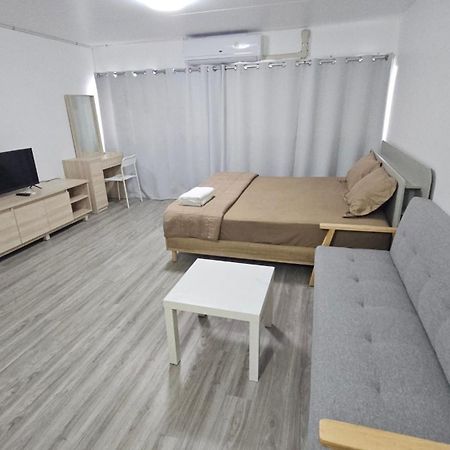 New Room Нонтхабури Экстерьер фото