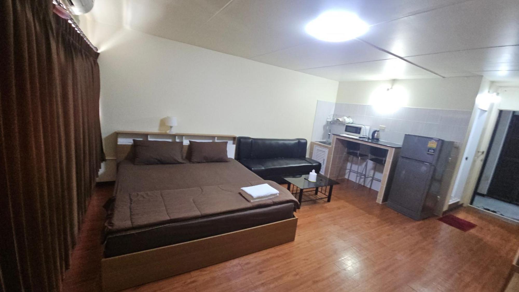 New Room Нонтхабури Экстерьер фото